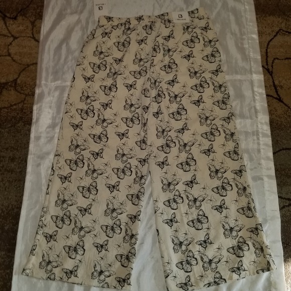 I Believe Pants - I Believe Wide Leg Pants Women 2XL Ivory Black Butterfly Print EUC WNP1220